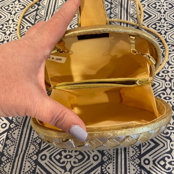 Y&S Original Gold & Silver Metallic Evening Purse – Round, Basket Weave - Picture 4 of 13